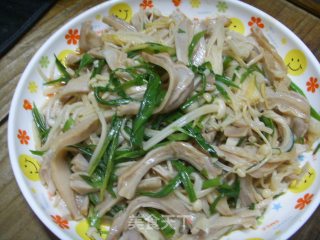 Scallion Oil Enoki Mushrooms Mixed with Belly Shreds recipe