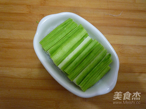 Steamed Loofah with Garlic Vermicelli recipe