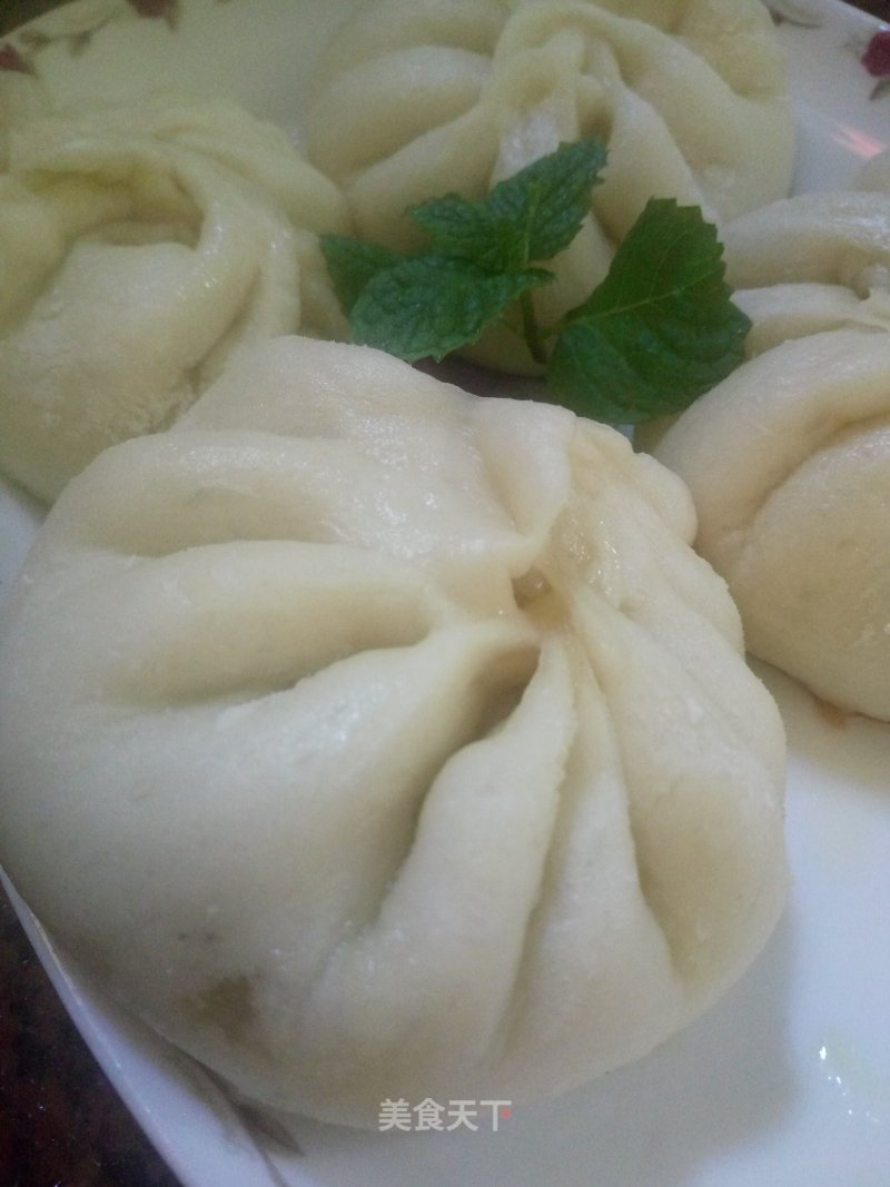 Steamed Buns with Mushrooms, Vegetables and Pork recipe