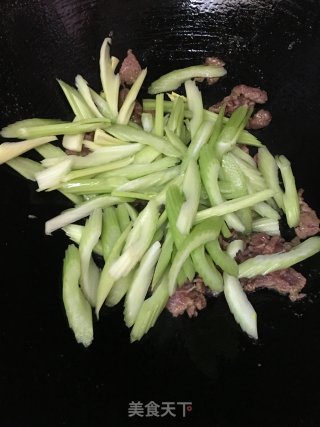 Stir-fried Beef with Celery recipe
