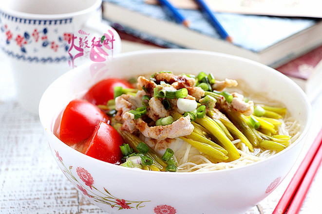 Daylily Pork Noodle Soup recipe