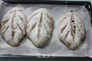 #aca烤明星大赛#walnut Cheese Whole Wheat Bun recipe