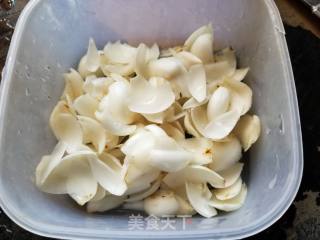 Stir-fried Fungus with Fresh Lily and Yam recipe