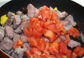 Stewed Beef Brisket with Tomato and Radish recipe