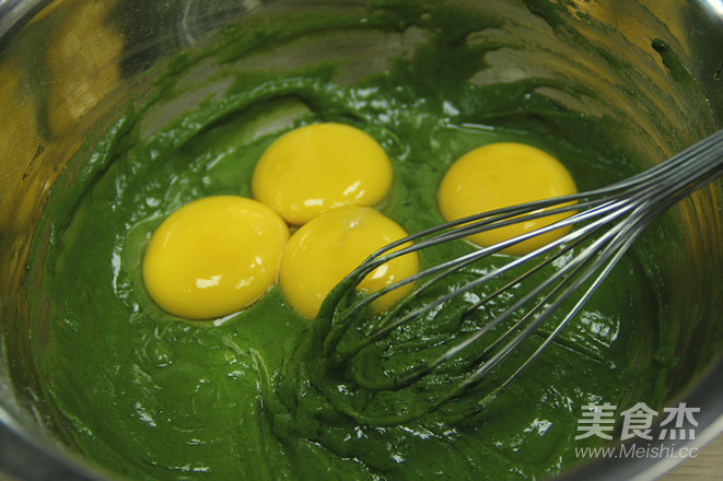 Barley Grass Green Cake Roll recipe