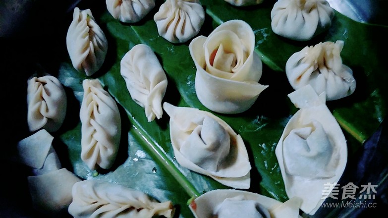 Variety of Steamed Dumplings with Leek Stuffing recipe