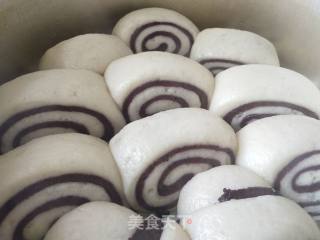 Two-color Steamed Buns with Black Rice Noodles recipe