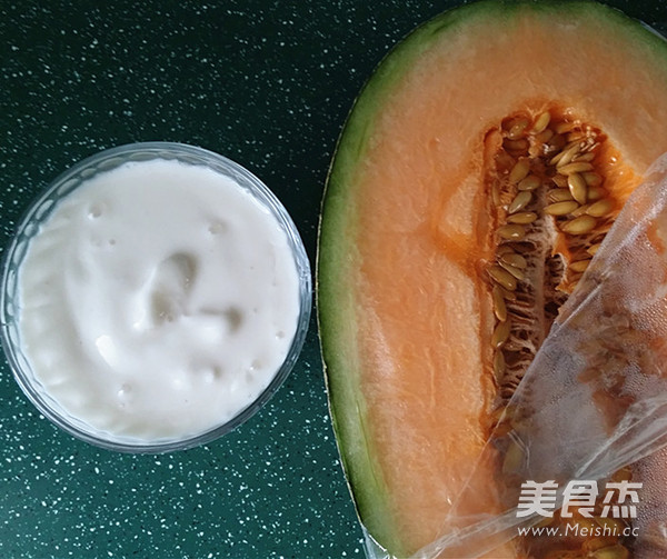 Cantaloupe Old Yogurt recipe