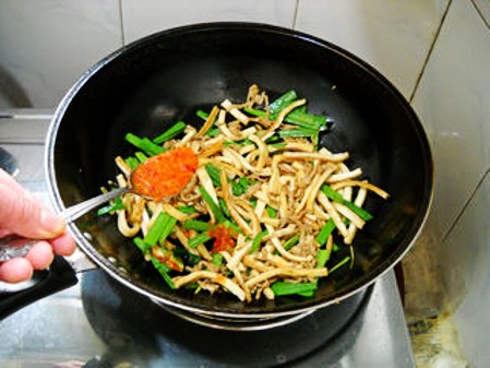 Leek-flavored Shredded Pork with Dried Tofu recipe