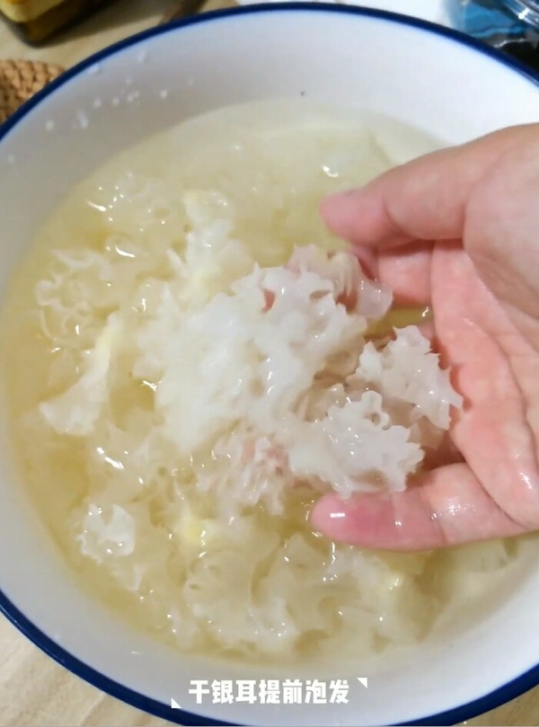 Taro Ball and White Fungus Soup recipe