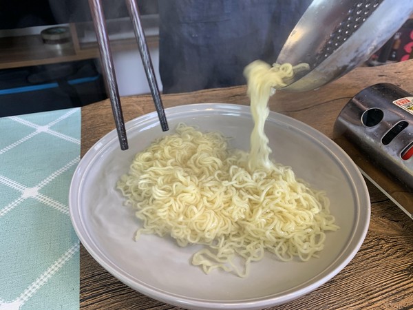 The Fried Instant Noodles at The Food Stall are Really Fragrant recipe