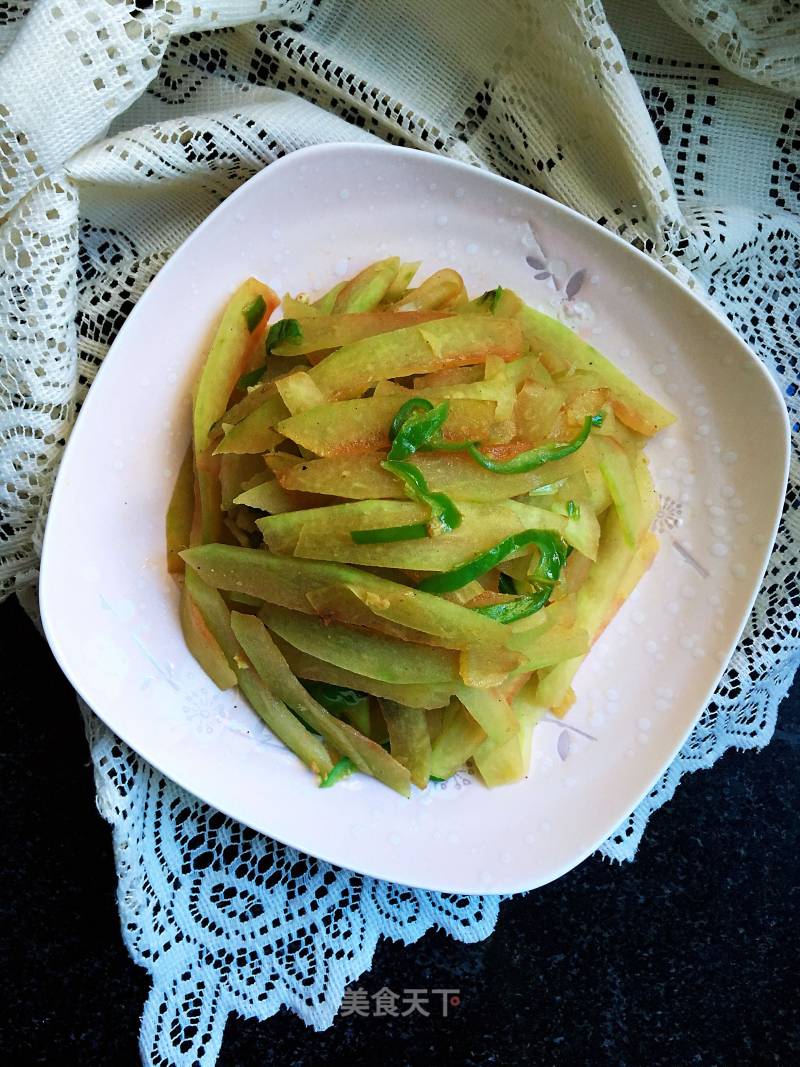 Stir-fried Watermelon Rind with Green Pepper