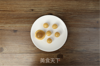 Mid-autumn Gift ~ Moon Cake with Egg Yolk and Lotus Paste recipe