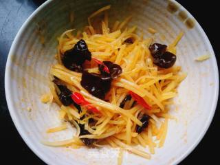 Potato Shreds Mixed with Fungus recipe