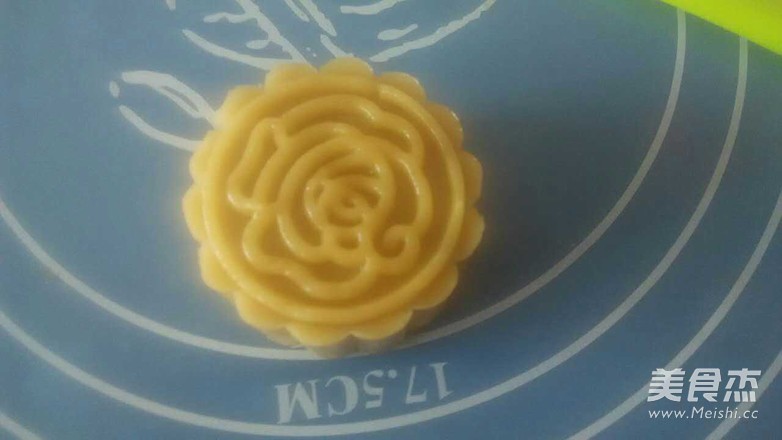 Moon Cakes ~ Date Paste Filling recipe