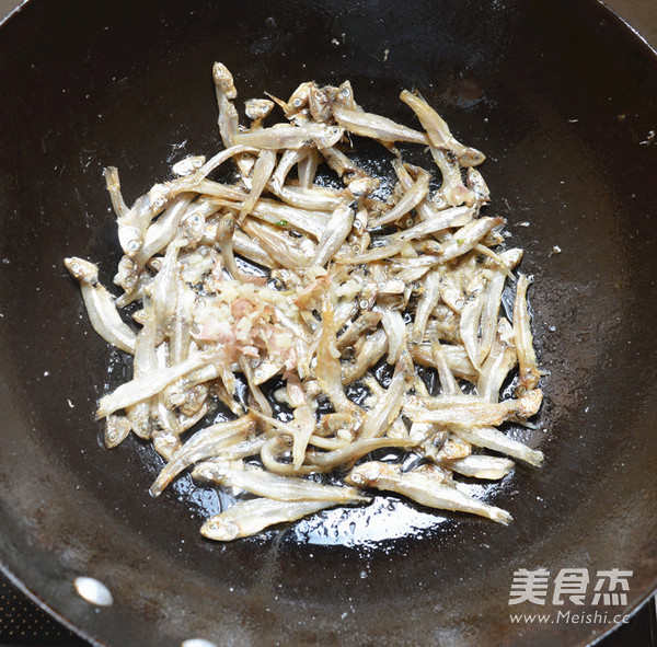 Stir-fried Chives with Dried Male Fish recipe