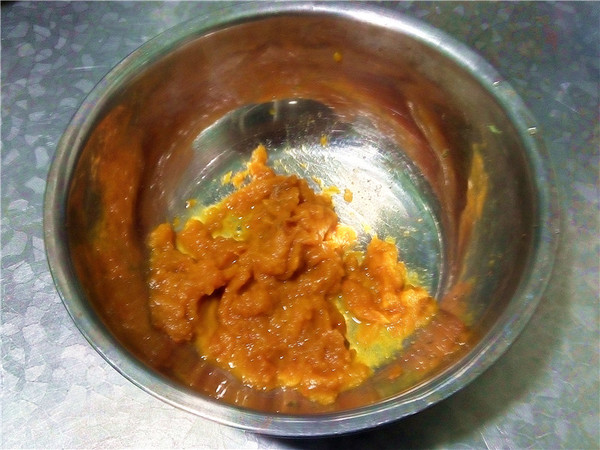 Pumpkin Buns with Mung Bean Paste recipe