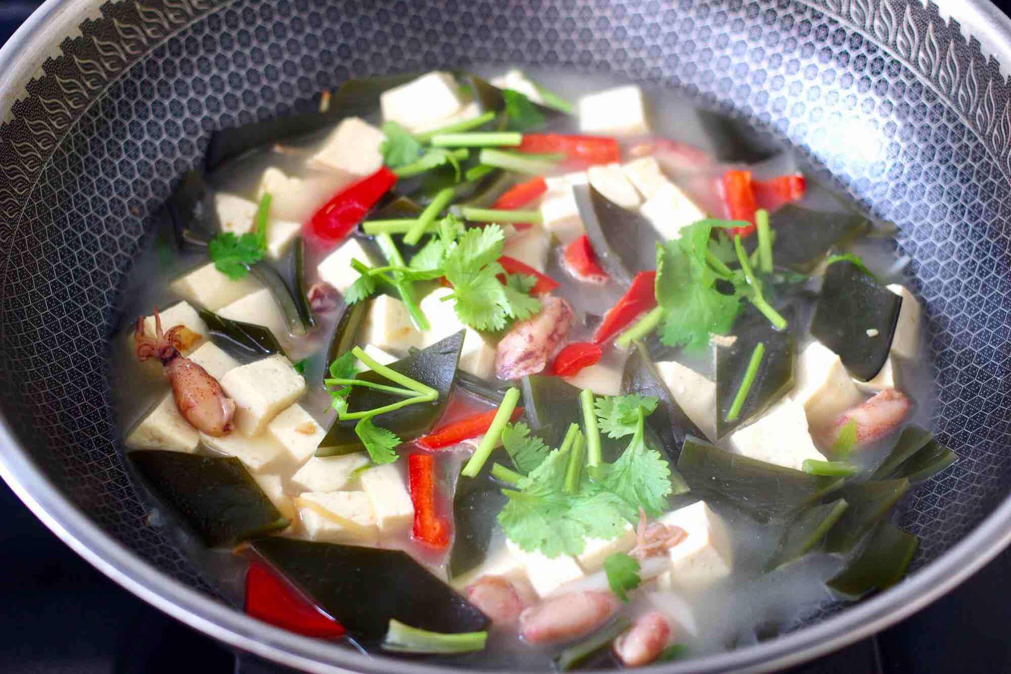 Seaweed Sea Hare Tofu Soup recipe