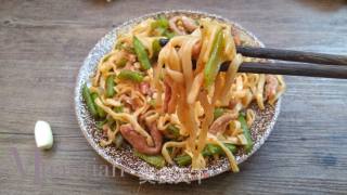 Braised Noodles with Shredded Pork recipe