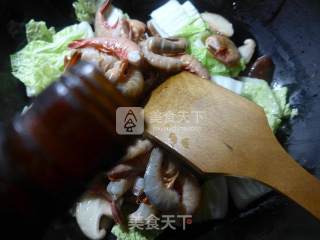 Stir-fried Sea Prawns with Mushrooms and Cabbage recipe