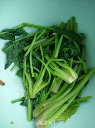 Peanuts Mixed with Spinach recipe