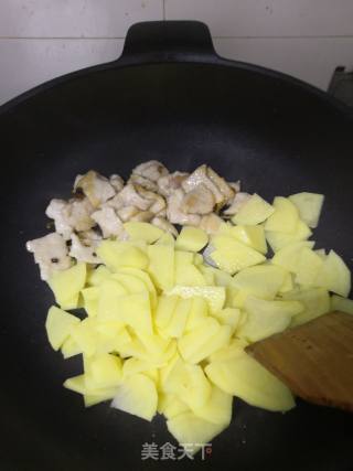 Fried Pork with Potatoes recipe