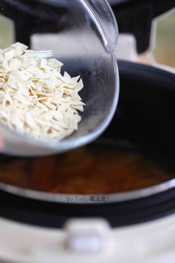 Tomato Rapeseed Noodle Soup recipe