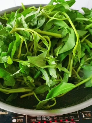 Stir-fried Water Spinach recipe