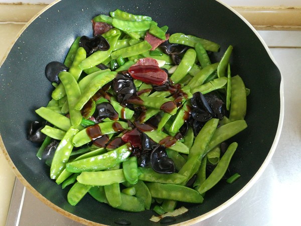 Fried Yak with Snow Pea recipe