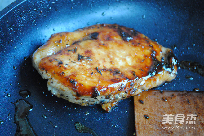 Pan-fried Chicken Breast Fried Rice recipe