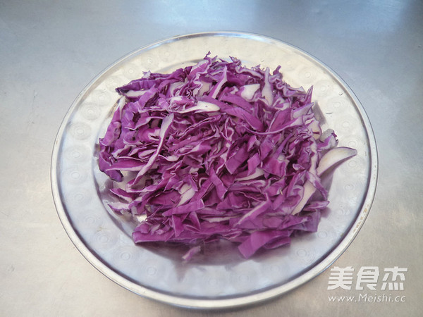 Purple Cabbage Fried with Silver Buds recipe