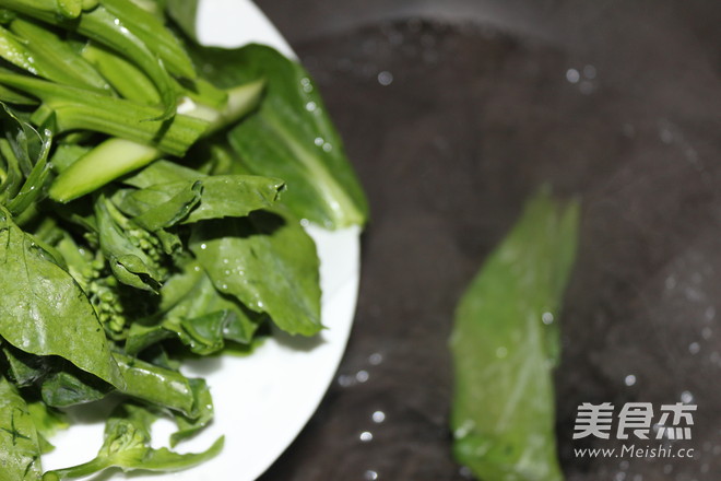 Stir-fried Beef River with Chinese Kale recipe