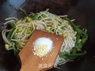 Fried Enoki Mushroom with Soybean Sprouts recipe