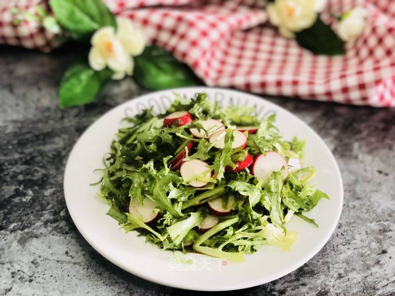 Bitter Chrysanthemum Salad with Vinaigrette recipe