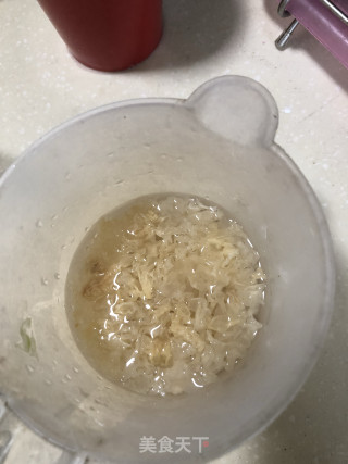 White Fungus and Snow Pear Lotus Rice Soup recipe