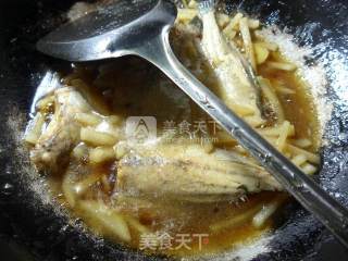 Roasted Rubber Fish with Radish recipe