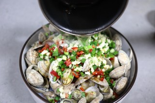 Flower Clam Vermicelli in Clay Pot recipe