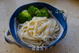 Noodles with Sesame Sauce that Can Replenish Calcium and Iron recipe