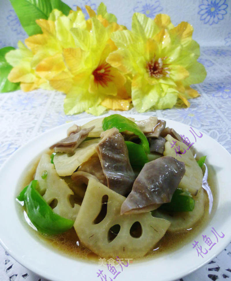 Stir-fried Lotus Root with Green Pepper Pork Belly recipe