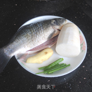 Sweet Crucian Carp Soup recipe