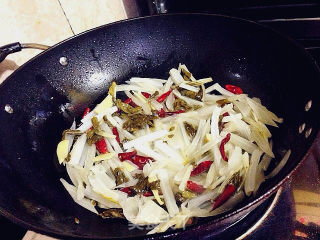 Stewed Pork Ribs with Sauerkraut recipe