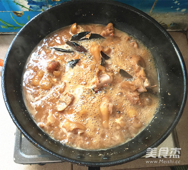 Braised Pork Trotters with Dried Bamboo Shoots recipe