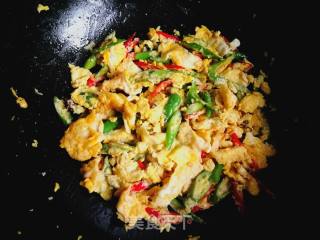 Scrambled Eggs with Green and Red Pepper recipe