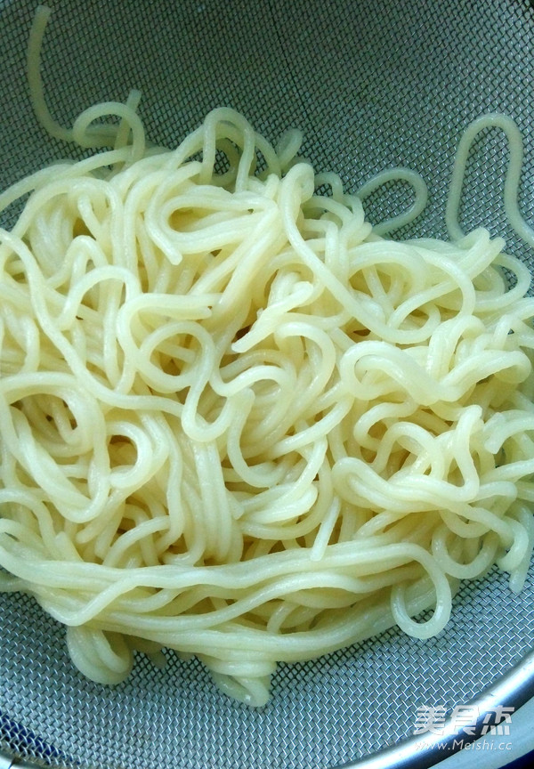 Cabbage, Crab and Mushroom Noodles recipe