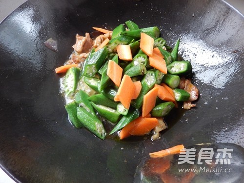 Fried Pork with Okra recipe