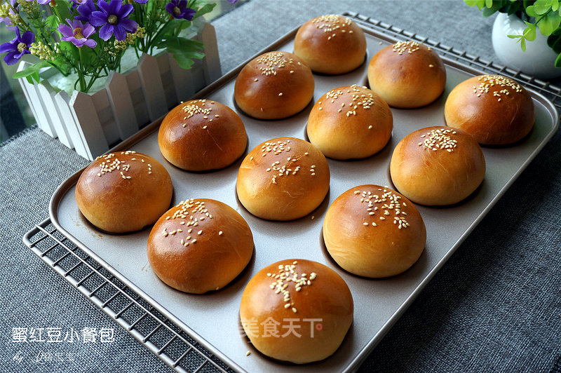 Honey Red Bean Meal Buns recipe