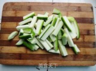 Stir-fried Loofah with Leek recipe
