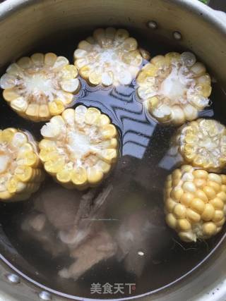 Yai Shan Corn Claypot Fan Bone recipe