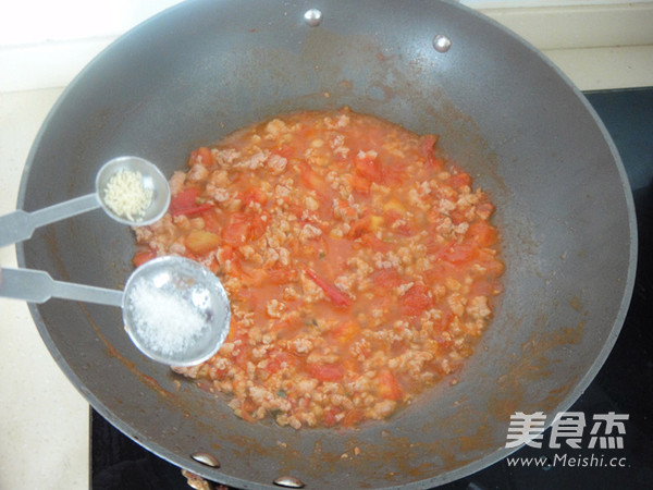 Tomato Meat Sauce Noodles recipe