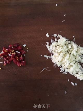 Coriander Fungus Mixed with Dried Shreds recipe